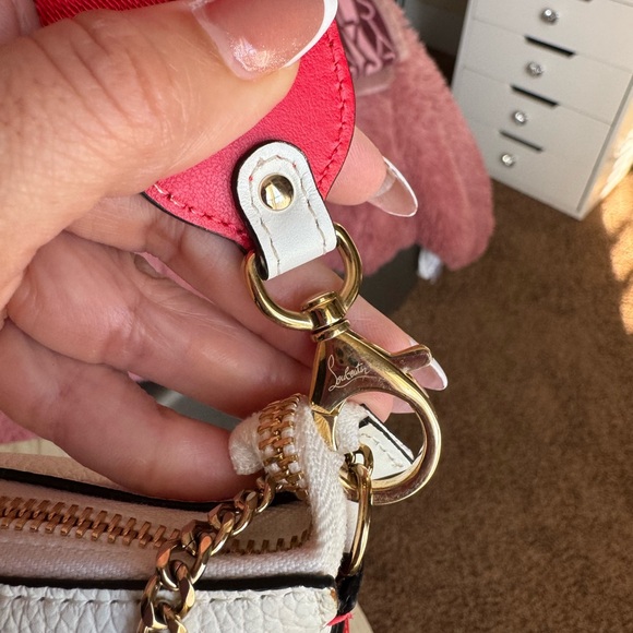 Christian Louboutin
Loubila Hybrid Crossbody in
Grained Leather - Picture 4 of 16